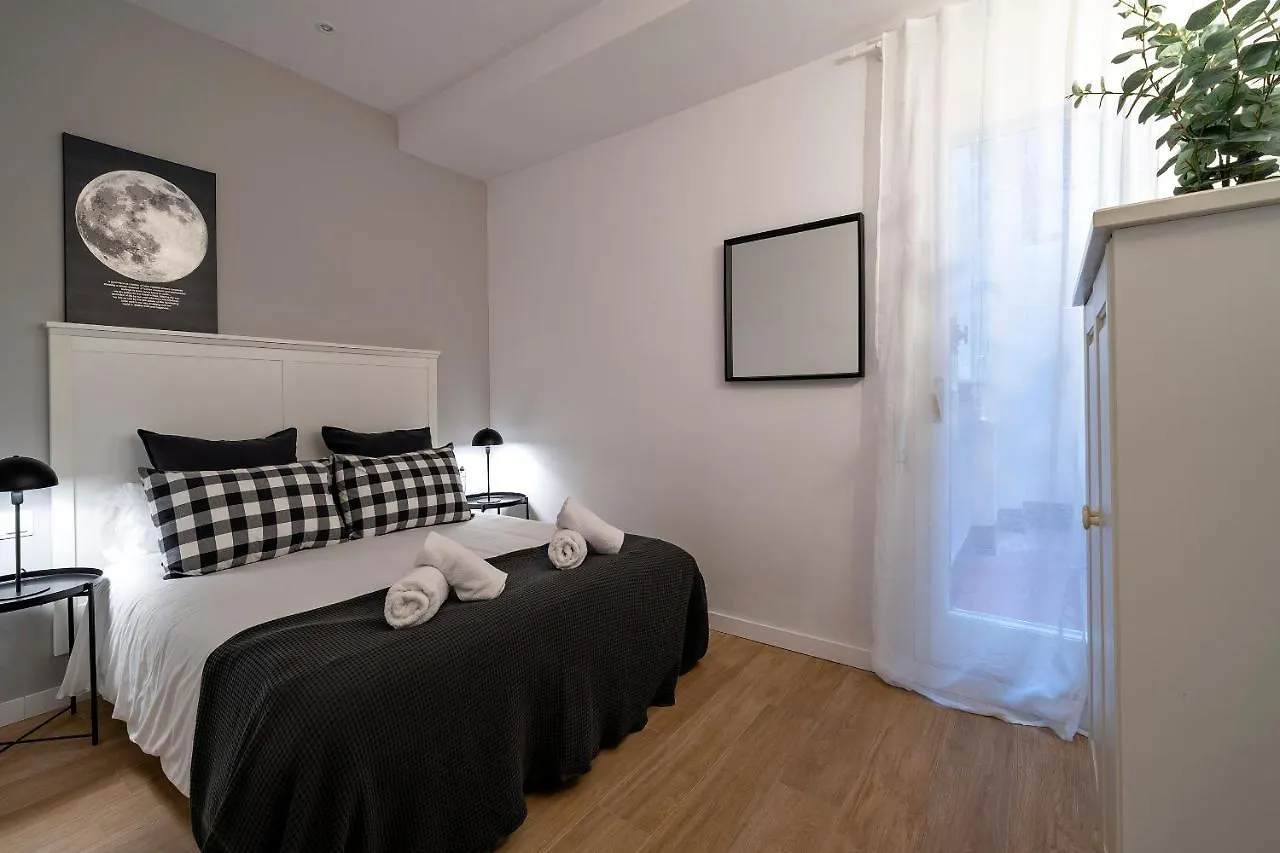 Habitat Apartments Arenas Parc Barcelona 0*,  Spain